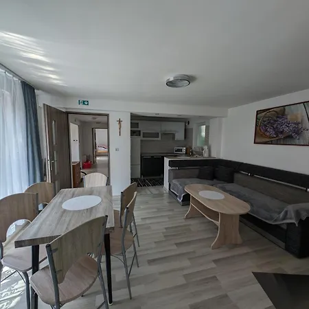 Katarina Feriehus Červený Kláštor